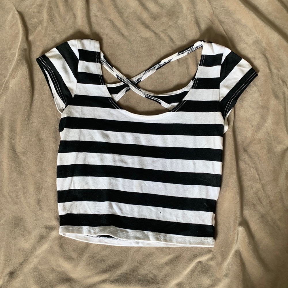 Women’s cropped tee shirt